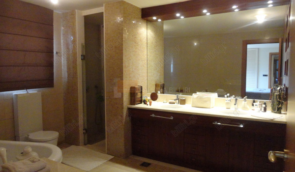 Mπάνιο - Bathroom